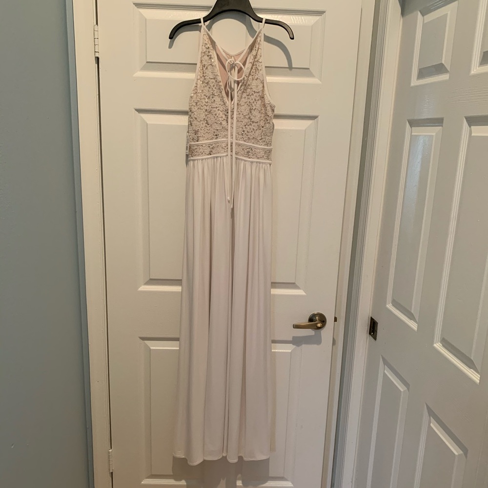 David’s Bridal Dress size 4 - Ivory - Picture 2 of 6